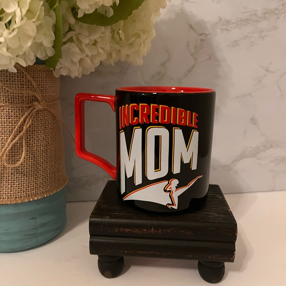 Disney Pixar The Incredibles Coffee Mug Incredible Mom 13oz Souvenir Ceramic